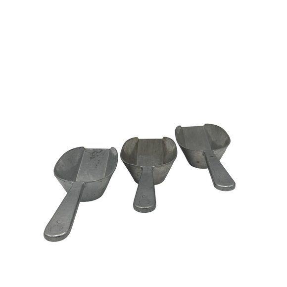 Set of 3 Twoyco Cast Aluminum 250 MM Scoops Ice Flour Farmhouse Kitchen - Picture 6 of 8